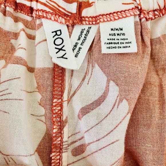 Roxy Flower Romper. NWOT - Picture 2 of 3